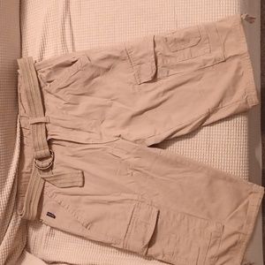 Gentle worn cargo men's shorts